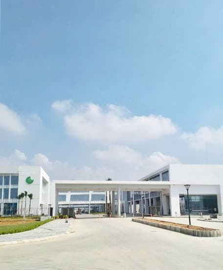 Cổng nhà máy tại KCN Bá Thiện, Vĩnh Phúc